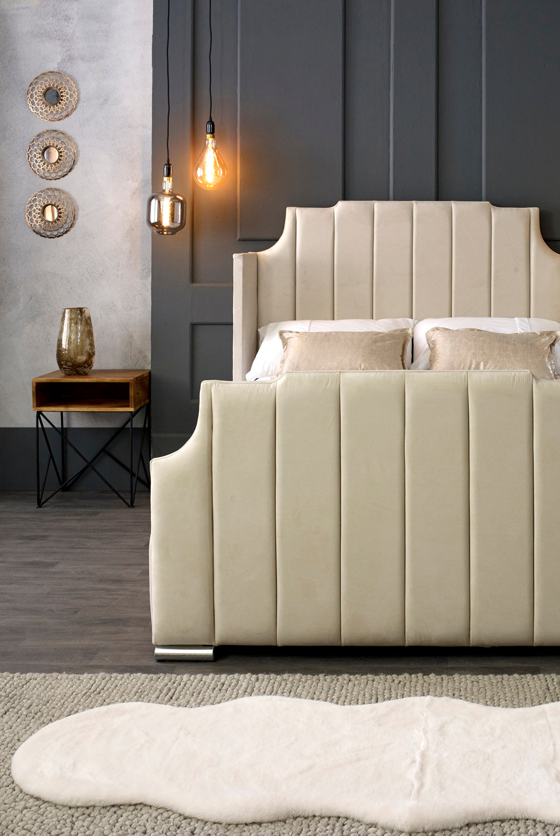 Moscow Wing Luxury Bed