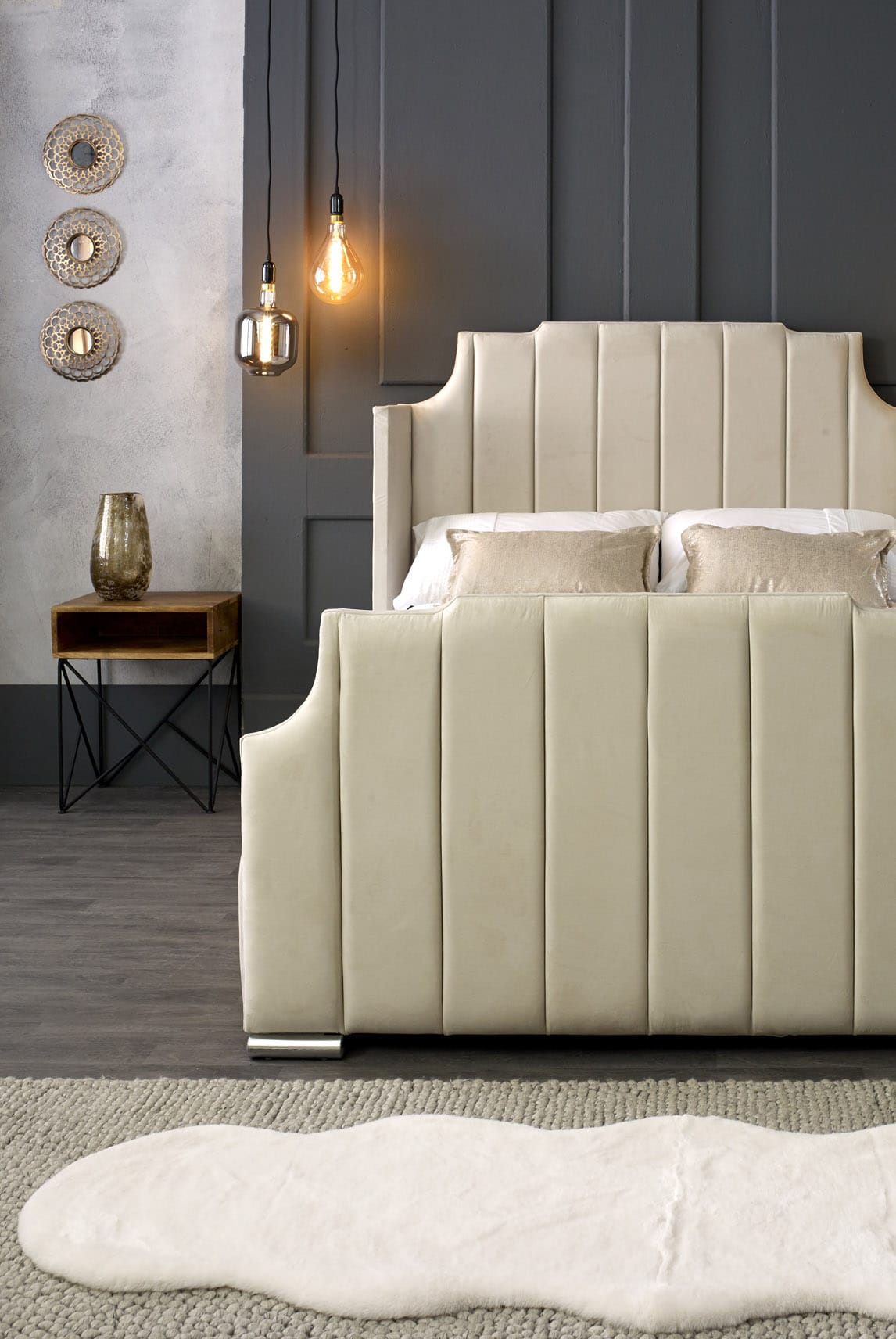 Moscow Wing Luxury Bed